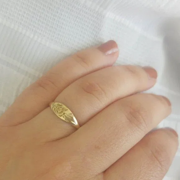 ▶14K Gold Plated Flower Carved Unique Fashion Vintage Ring for Women, L032